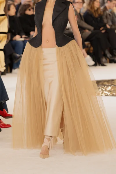Look 12